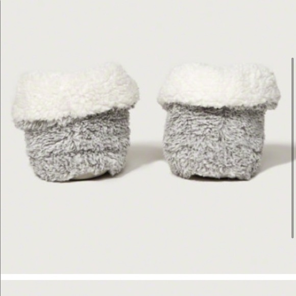 New Abercrombie & Fitch Sherpa Pom-Pom Slipper Booties Boots XS/S 6-7 - Picture 5 of 6